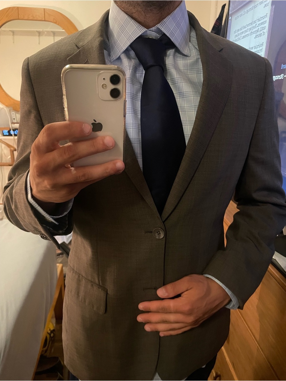 Geoffrey Beene 100% silk navy blue tie